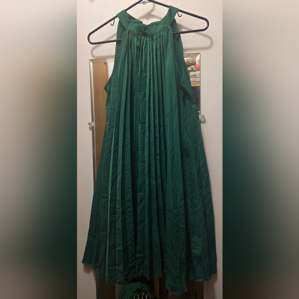 Elegant Green Pleated Skirt